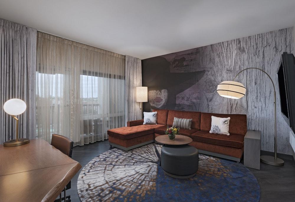 Hyatt Centric The Woodlands Hotel Exterior photo